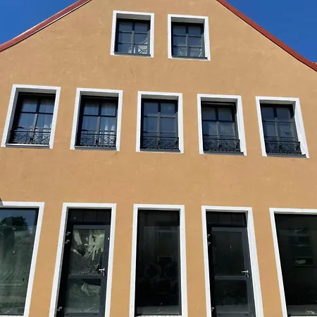 Old Town Gem With Private Parking Lejlighed