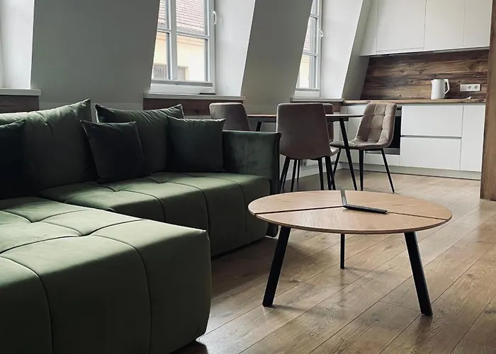 Apartamento Old Town Gem With Private Parking